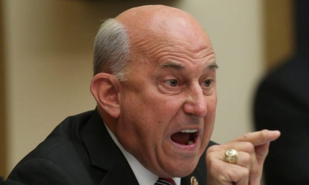 This is What a Showboat Looks Like