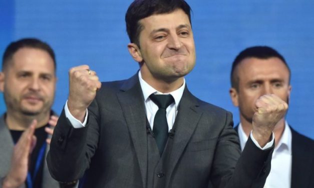 Ukraine Elects Pro-Western Comedian to the Presidency