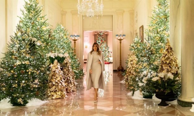 On the Way Out, Melania Seeks Distance from the Rest of the Family